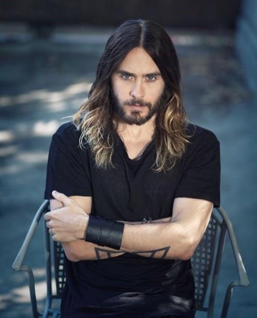 Pitkät modernit miesten kampaukset jared leto