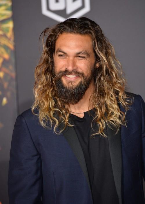 Pitkät modernit miesten kampaukset jason momoa