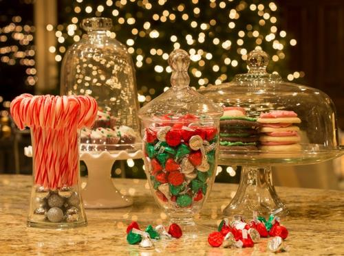 Kevyt koriste perinteiseen joulu- ja uudenvuoden lasiin