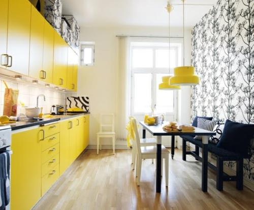 keltaiset keittiön pinnat kiiltävä tyyli