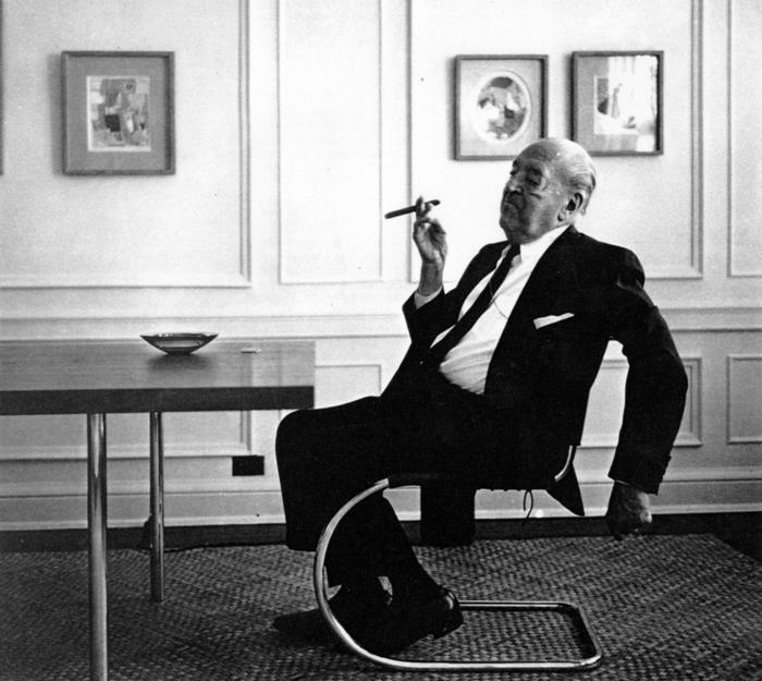 Ludwig Mies van der Rohe mustavalkoinen valokuva