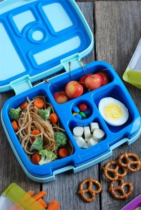 Lounaslaatikko lapsille, joilla on terveellinen tasapainoinen ruokavalio