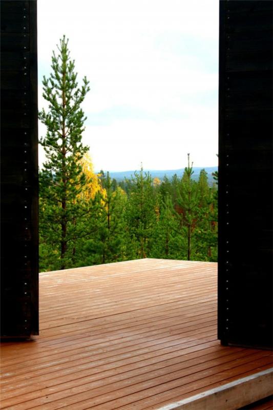 Ylellinen Villa Valtanen istuttaa eksoottisia puita