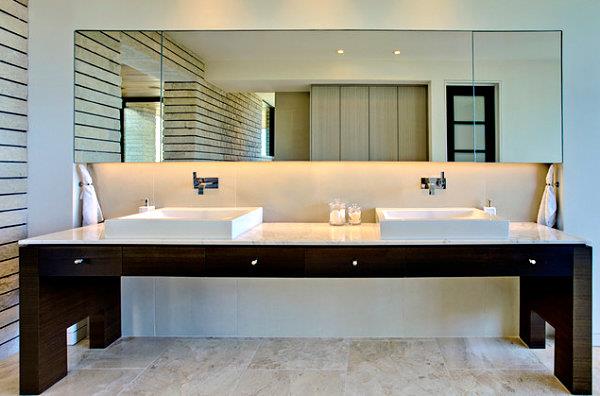 Ylelliset kylpyhuoneideat kylpyhuone laatat kylpyamme valaistus seinäpeili