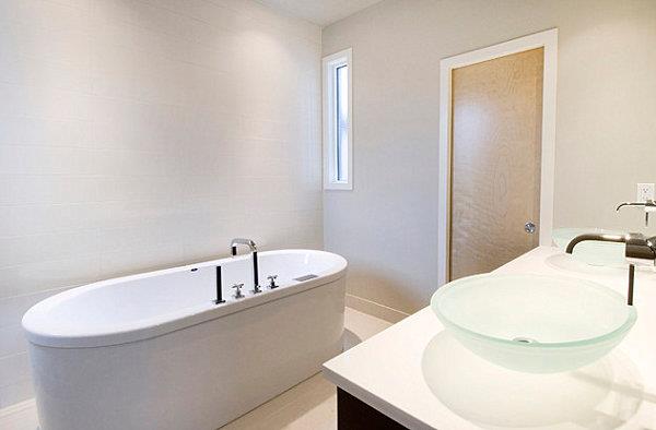 Ylelliset kylpyhuoneideat kylpyhuone laatat kylpyamme soikea pesuallas lasi