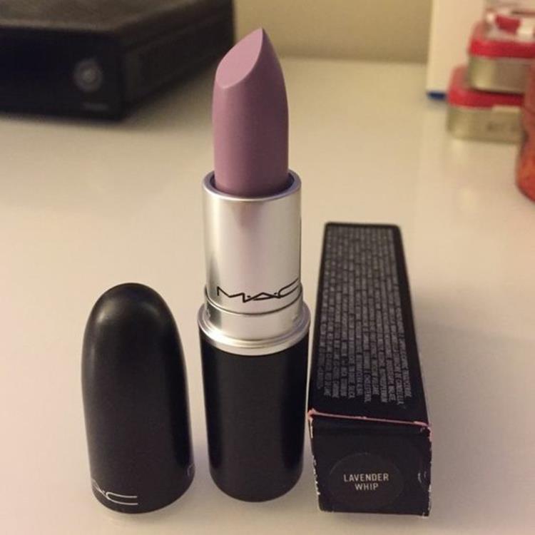 Mac -huulipuna valitse laventelin väri