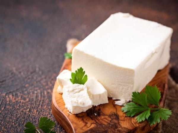 Magnesiumia sisältävät elintarvikkeet Feta-juusto terve sisältää kalsiummagnesiumia