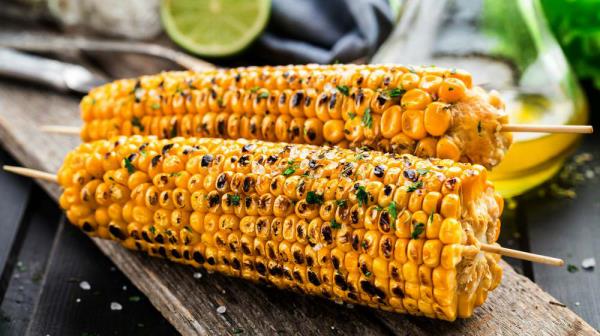 Maissi cob -grillillä herkullinen lisä lihaan tai kalaan