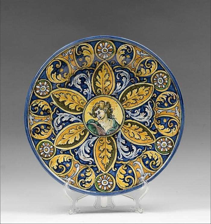 italialainen majolica -keraaminen näyttely