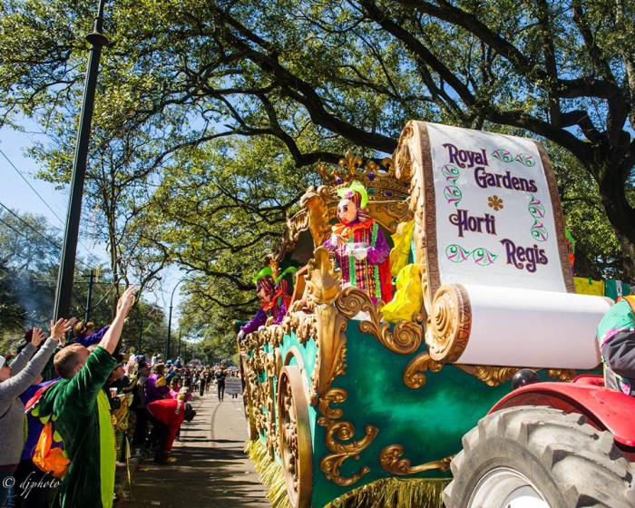 Mardi Gras Mardi Gras juhlii värikkäitä juhlallisia kulkueita New Orleansin kaduilla