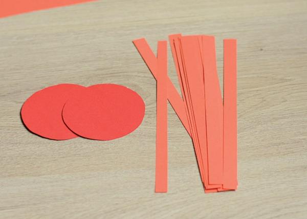 Leppäkertut tekevät 3D -leppäkerttujen materiaalia paperista