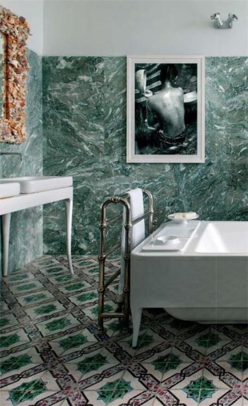 Marble in the bathroomarble tilekuva seinälaatat kuvioidut lattialaatat kylpyamme