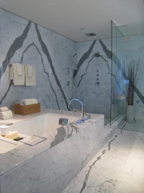 Marmori kylpyhuoneessa marmorilaatat harmaa ainutlaatuinen ´vilja kylpyamme