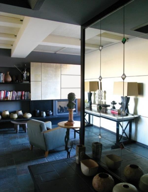 Maskuliininen ja tyylikäs moderni olohuone, avoin pohjaratkaisu siniharmaa