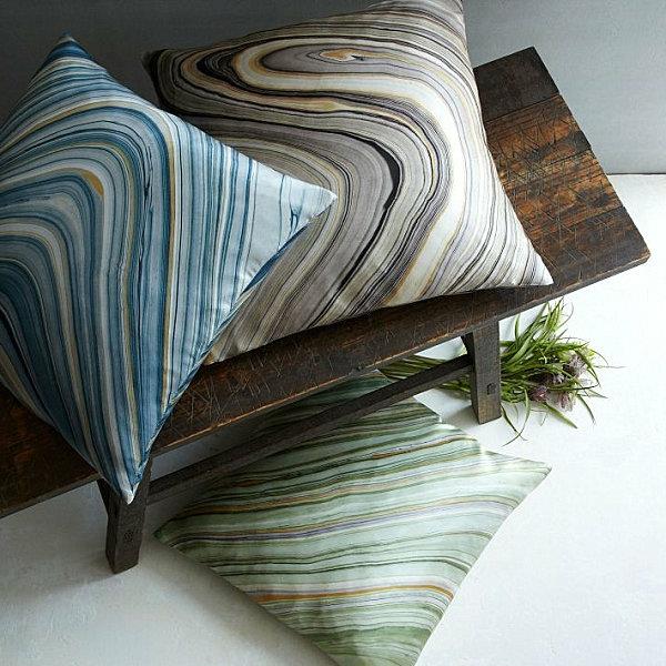 Huonekalujen sisustusideoita marmorikuvioinen tyynynpäällinen silkki