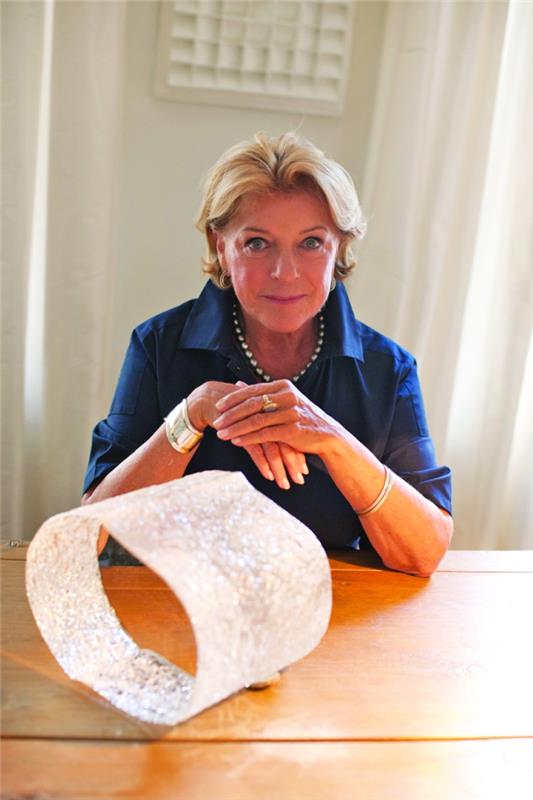 Huonekalusuunnittelija Mariette Himes Gomez naisia ​​ympäri maailmaa