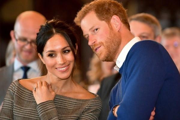 Meghan Makrle ja prinssi Harry nauravat