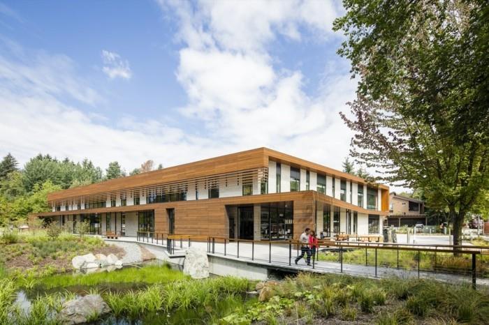 Mercy Virtual Care Center -näkymä ulkopuolelta