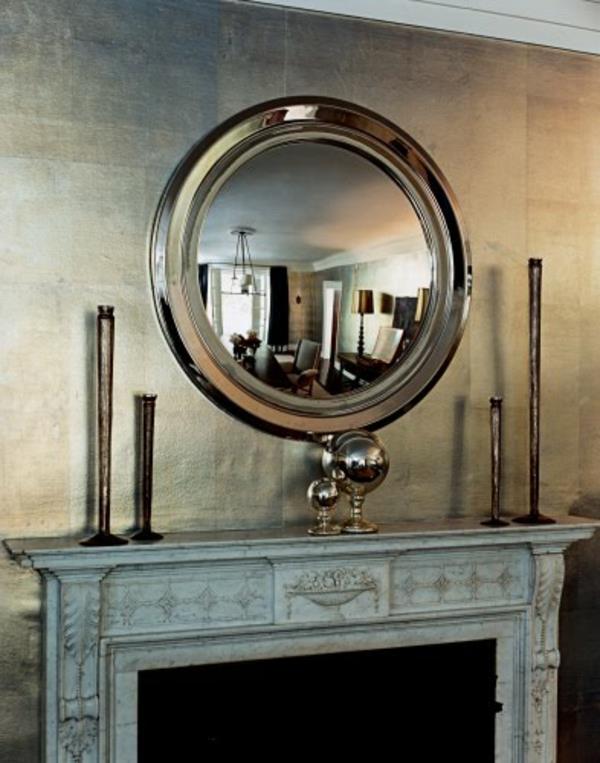 Metalliset seinät - kaunis peili keskellä