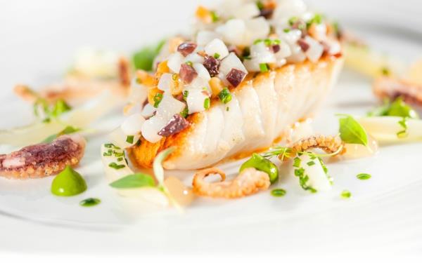 Michelin -tähden ravintolat erikoisuuksia mustekala