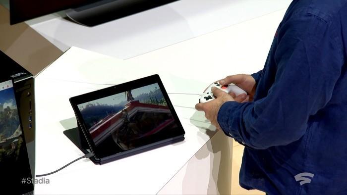 käyttää suosikkipelejäsi miltä tahansa laitteelta pilven ja google -stadionien kautta Google Stadian avulla voit suoratoistaa ja pelata Triple A -pelejä milloin tahansa mistä tahansa laitteesta. Assassins Creed Odyssey tabletilla