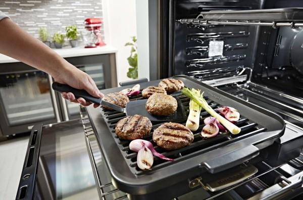 Modernisoi oma ruoanlaittokokemuksesi KitchenAid Smart Oven +: n avulla