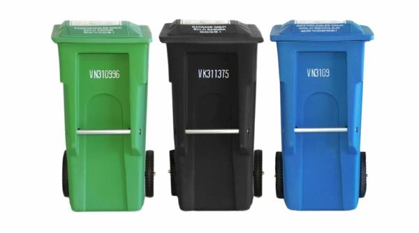 Koristele tai piilota roskakorit puutarhassa