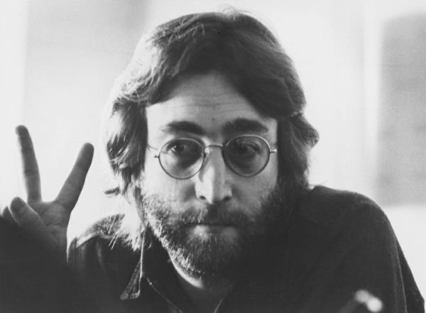 Muoti 70 -luvun miesten miesten vaatteet John Lennon Peace