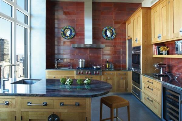 puukeittiön takaseinän siirtymistyyli moderni keittiön suunnitteluideoita