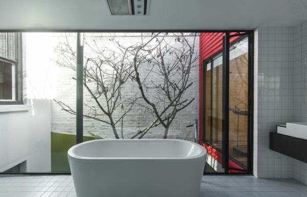 Moderni japanilainen perhekoti kylpyhuone näkymä valkoinen muotoilu
