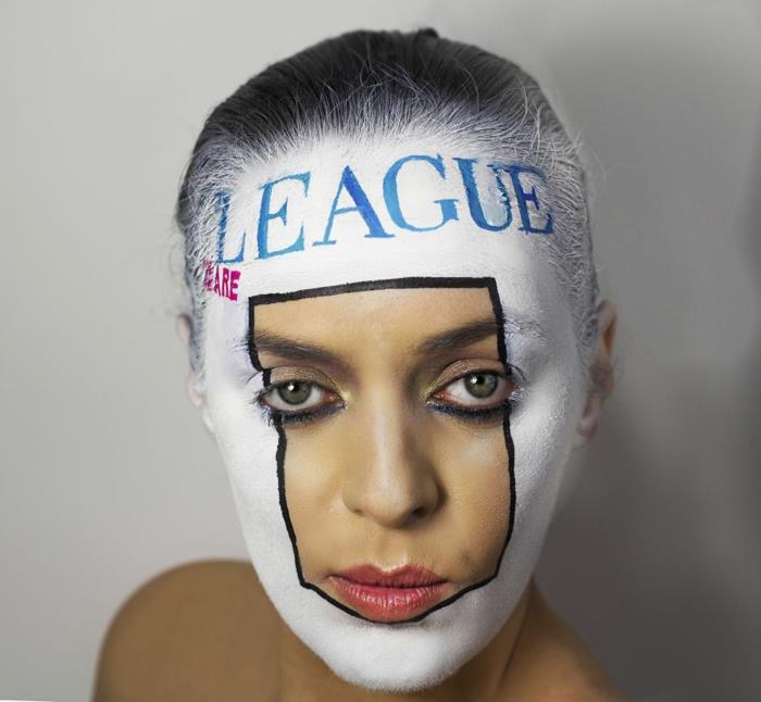 Natalie Sharpin albumin kansi pelaa ihmisen liigan kasvojen meikkiä