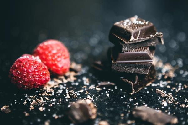 Luonnolliset rauhoittavat aineet luonnollisesta apteekista ja muut stressinvastaiset vinkit tumma suklaa terveellinen herkullinen