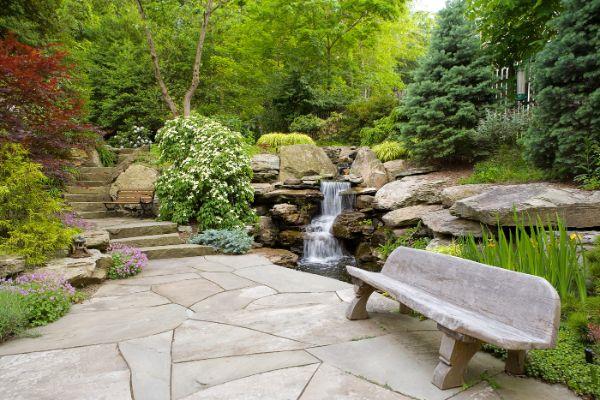 Luo luonnollinen puutarha - nurkka rentoutumiseen