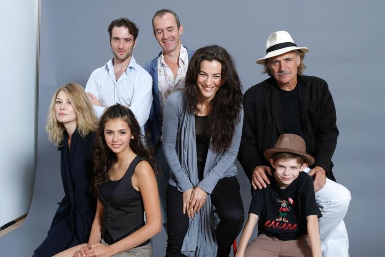 Nina Dobrev elää pakokappaleita