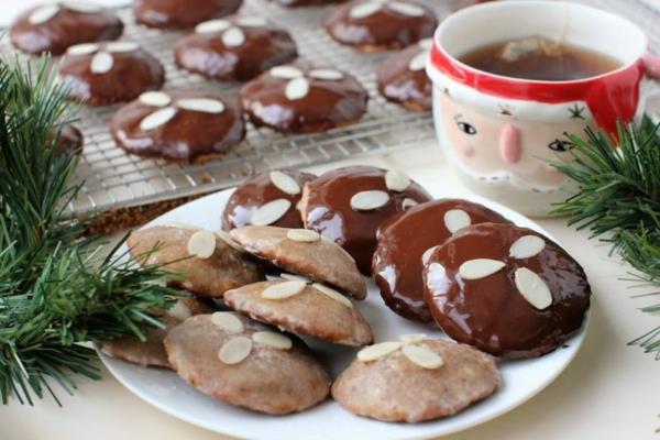 Nürnbergin Elisen Lebkuchen Resepti Paista perinteistä jauhotonta Elisen Lebkuchenia