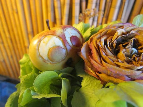 Koristeellinen hedelmien veistäminen omena -taidetta