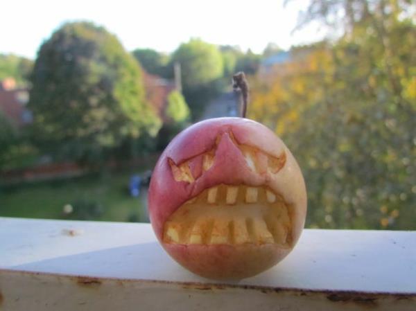koristeellinen veistos omena -taiteen hampaat