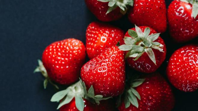 Hedelmien syöminen terveellinen laihtuminen mansikat terveitä maukkaita, mutta aiheuttavat turvotusta