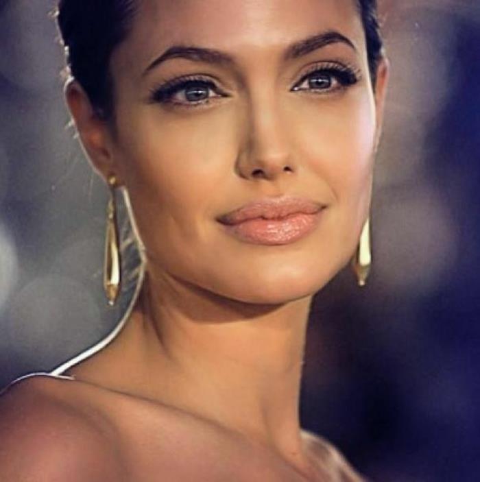 Pukukorut korvakorut korut angelina jolie