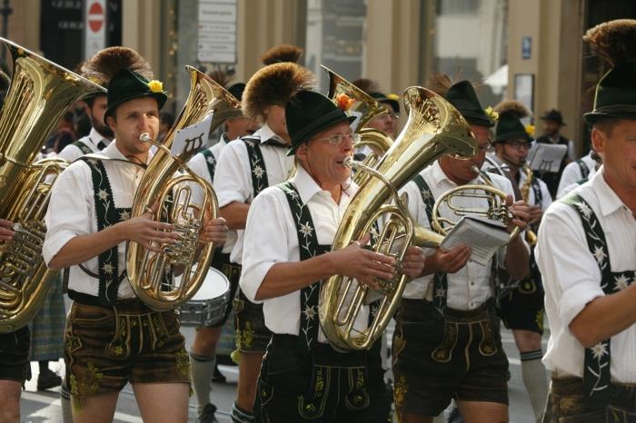 Oktoberfest Münchenin puhallinorkesterin avajaiset