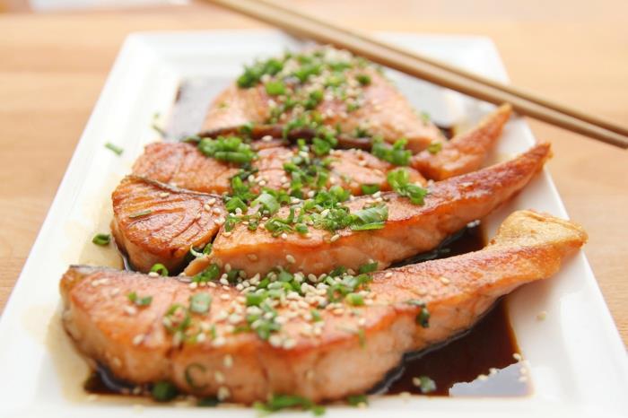 Omega -3 -rasvahapot ruoka terveellinen syöminen merenelävät