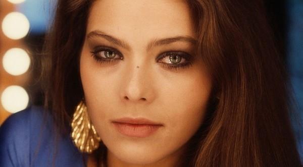 Ornella Muti 64 -vuotias huokuu naisellista charmia