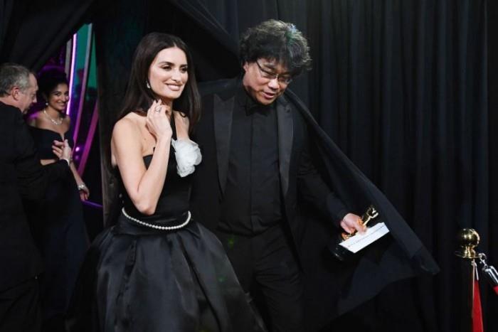 Oscar-gaala 2020 Penelope Cruz, Etelä-Korean ohjaaja Bong Joon-ho