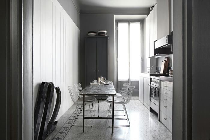 Palazzo Style Apartment Milano Industrail -huonekalukeittiö, jossa on ruokailutila