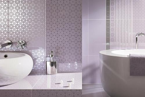 Pastelliväri paletti sisustukseen violetti kuvio laatat kylpyhuone