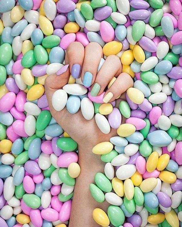 Pastellikynnet - ideoita tyylikkäisiin kevät- ja pääsiäismanikyyrin suklaamunan ideoihin