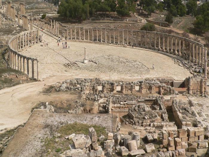 Petra Jordan pääkaupunki Jordan Gerasa soikea foorumi roman