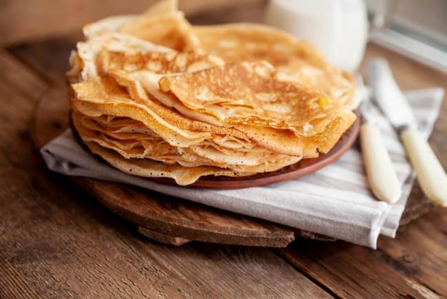 Pannukakkuista tuli helposti gluteenittomia pannukakkuja rapeita ja herkullisia