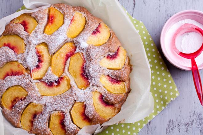 Valmista persikkakakku kaksi reseptiä täydelliseksi gourmet -kokemukseksi kesällä