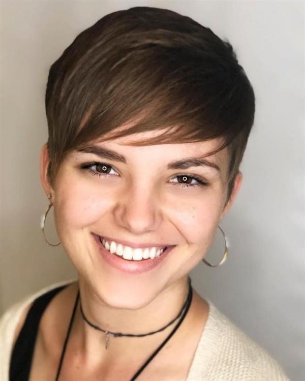 Pixie kampaus lyhyt bob suuri otsatukka